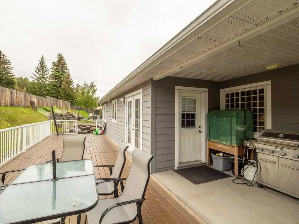 11602 19 Avenue Blairmore AB T0K0E0