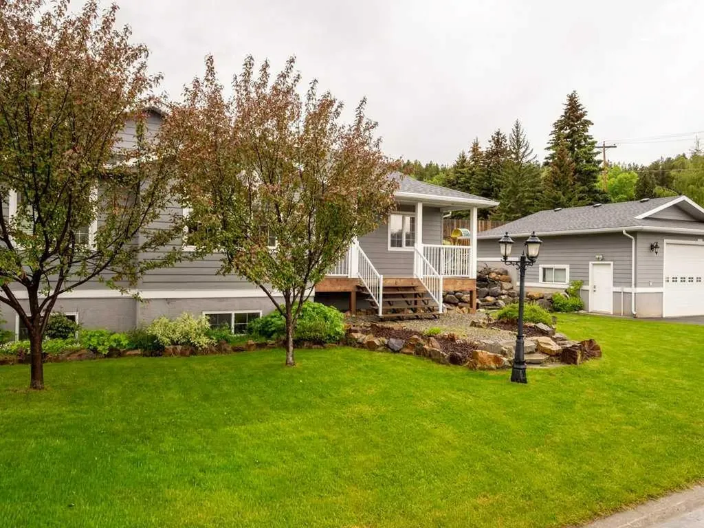 11602 19 Avenue Blairmore AB T0K0E0