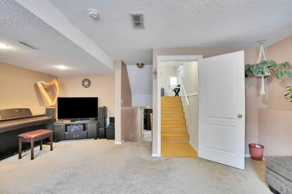 921 Arbour Lake Road NW Calgary AB T3G 4S9