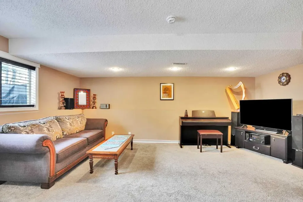 921 Arbour Lake Road NW Calgary AB T3G 4S9