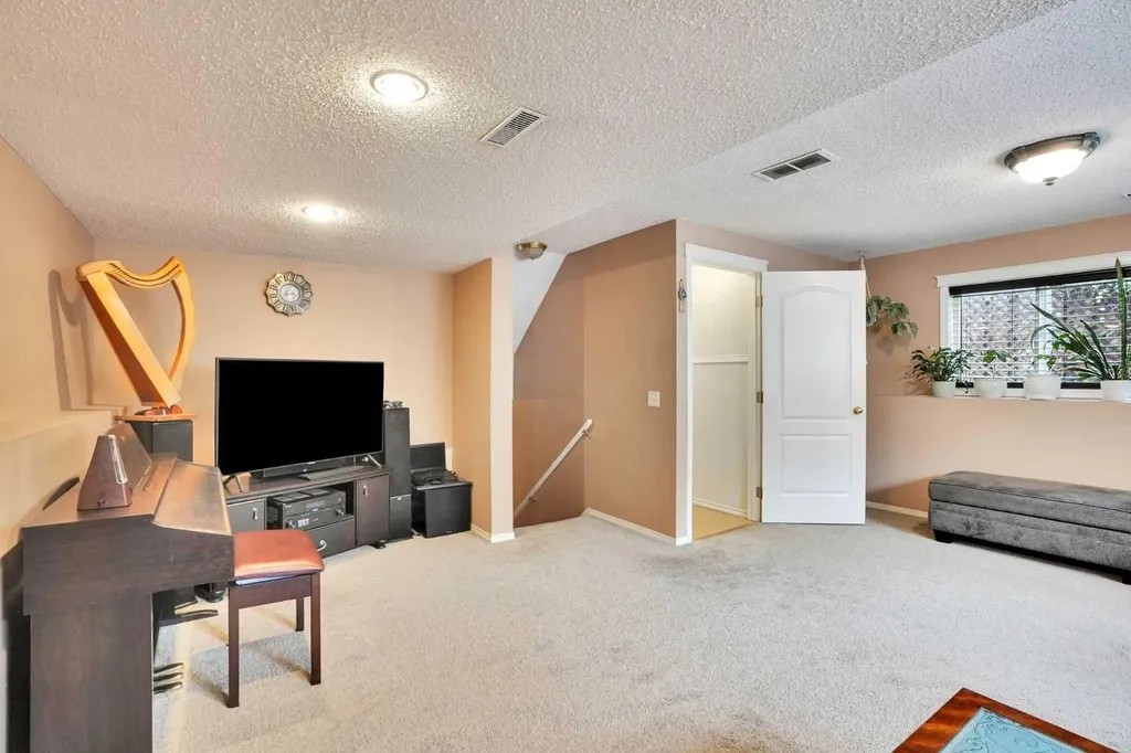 921 Arbour Lake Road NW Calgary AB T3G 4S9