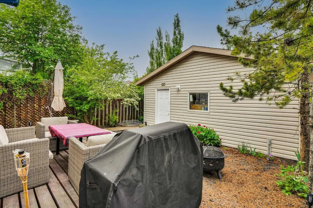 921 Arbour Lake Road NW Calgary AB T3G 4S9