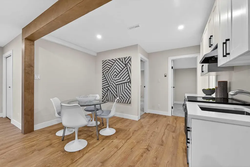 9007 33 Avenue NW Calgary AB T3B 1M2