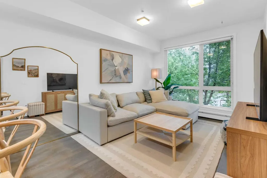 305 18 Avenue SW Calgary AB T2S 3H1