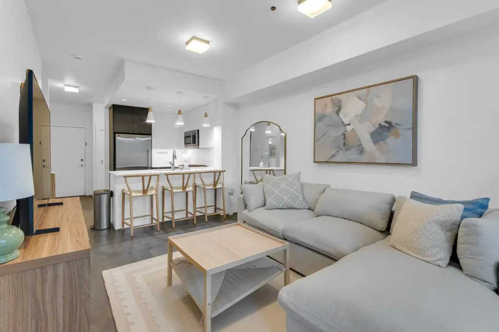 305 18 Avenue SW Calgary AB T2S 3H1