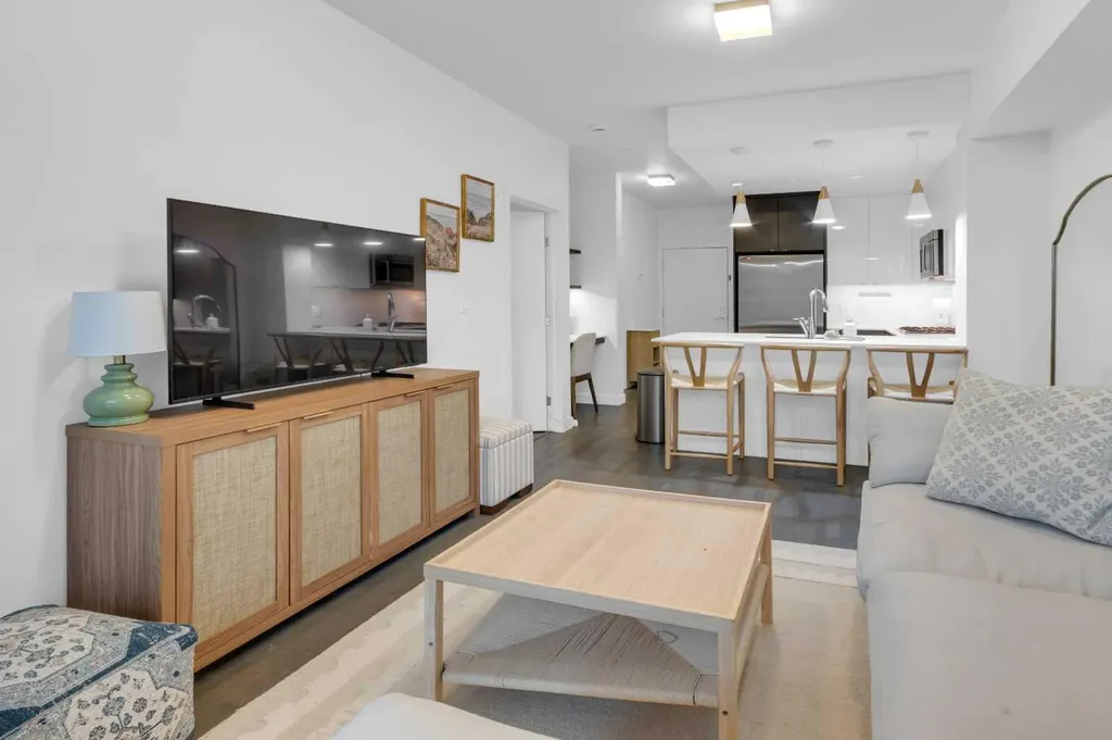 305 18 Avenue SW Calgary AB T2S 3H1