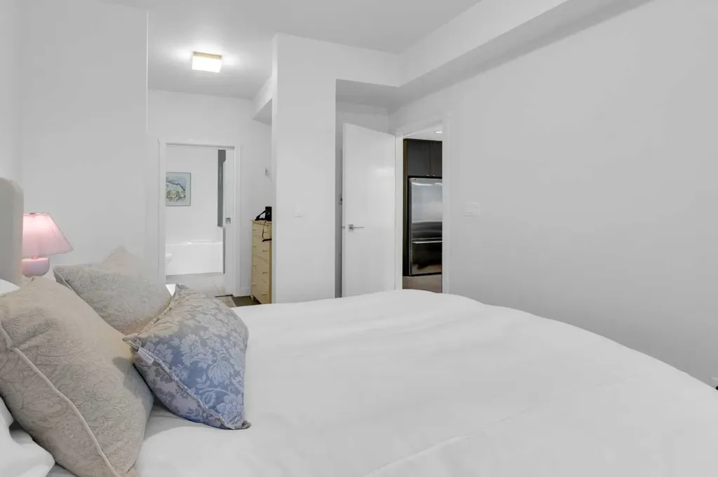 305 18 Avenue SW Calgary AB T2S 3H1