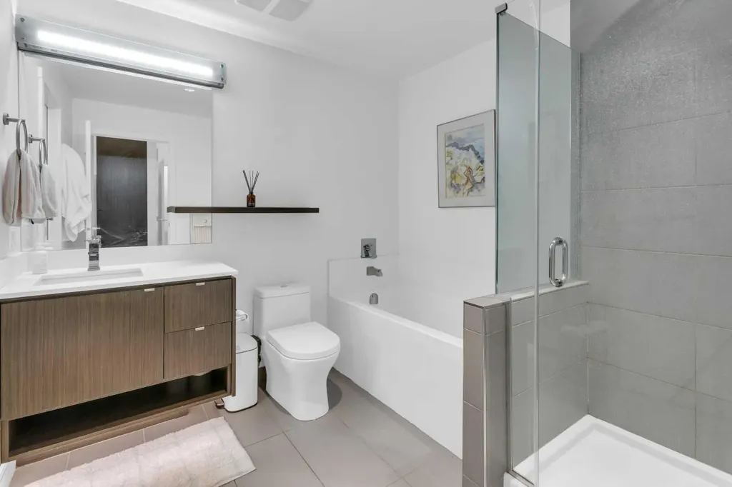 305 18 Avenue SW Calgary AB T2S 3H1