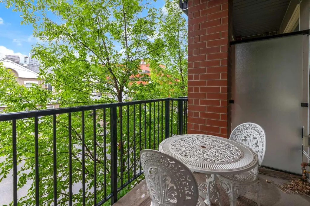 305 18 Avenue SW Calgary AB T2S 3H1