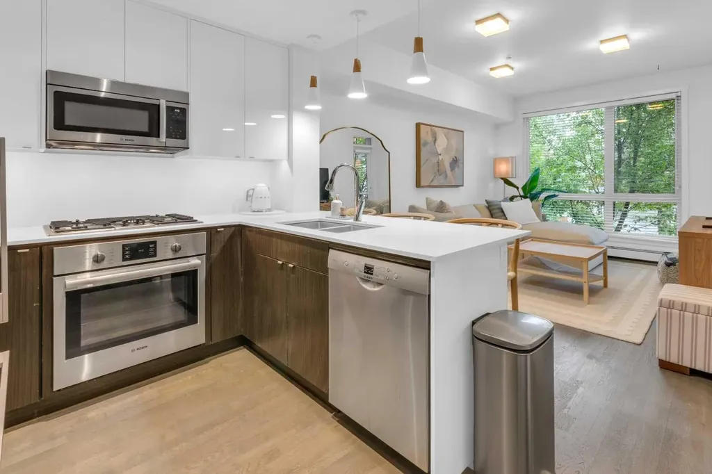 305 18 Avenue SW Calgary AB T2S 3H1
