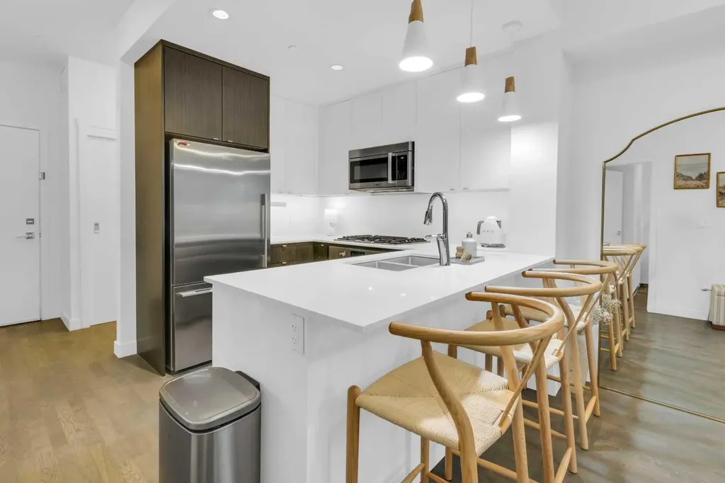 305 18 Avenue SW Calgary AB T2S 3H1