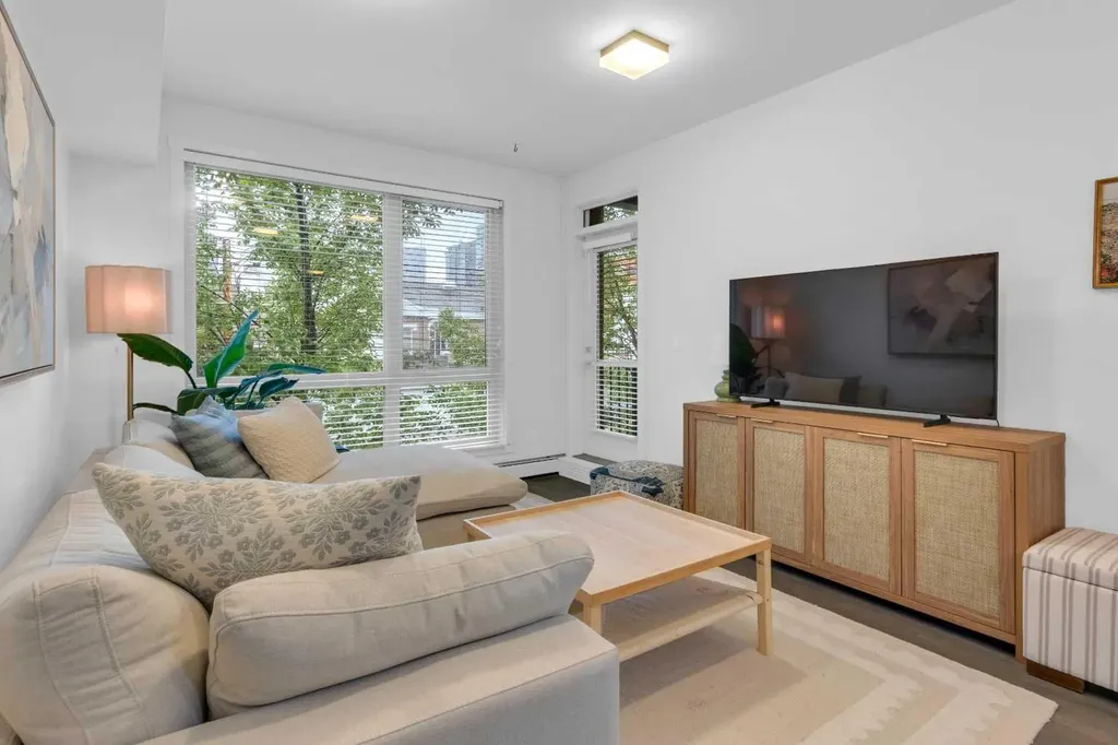 305 18 Avenue SW Calgary AB T2S 3H1
