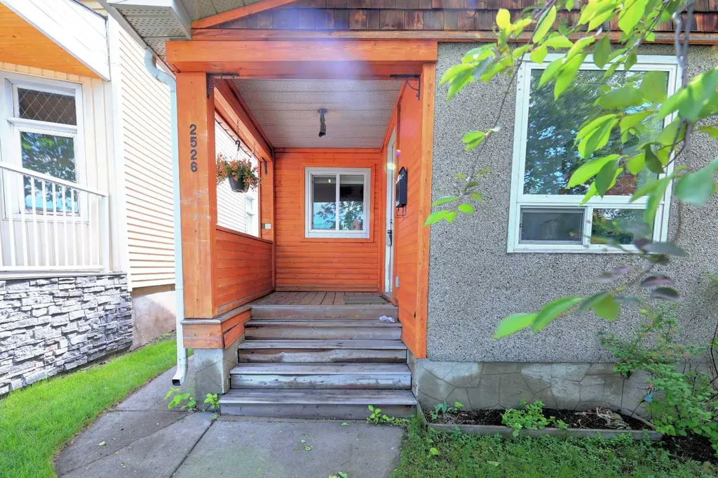 2526 16 Street SE Calgary AB T2G 3R3