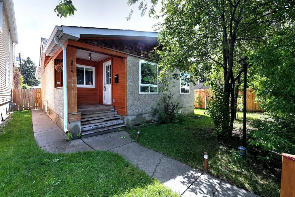 2526 16 Street SE Calgary AB T2G 3R3