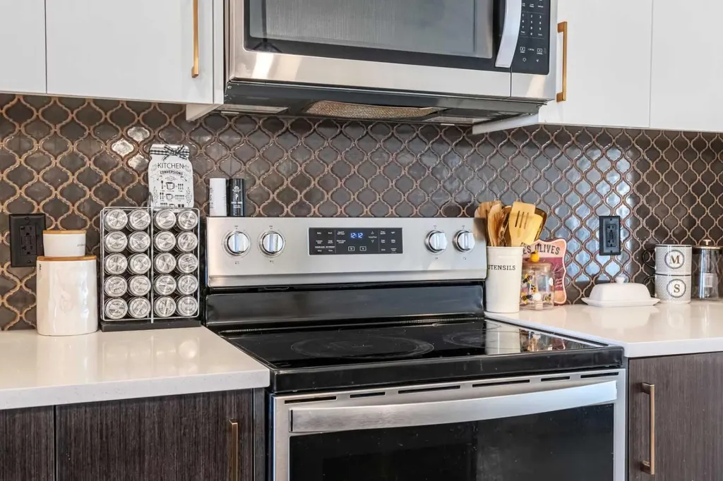 262 Midgrove Mews SW Airdrie AB T4B 5K7