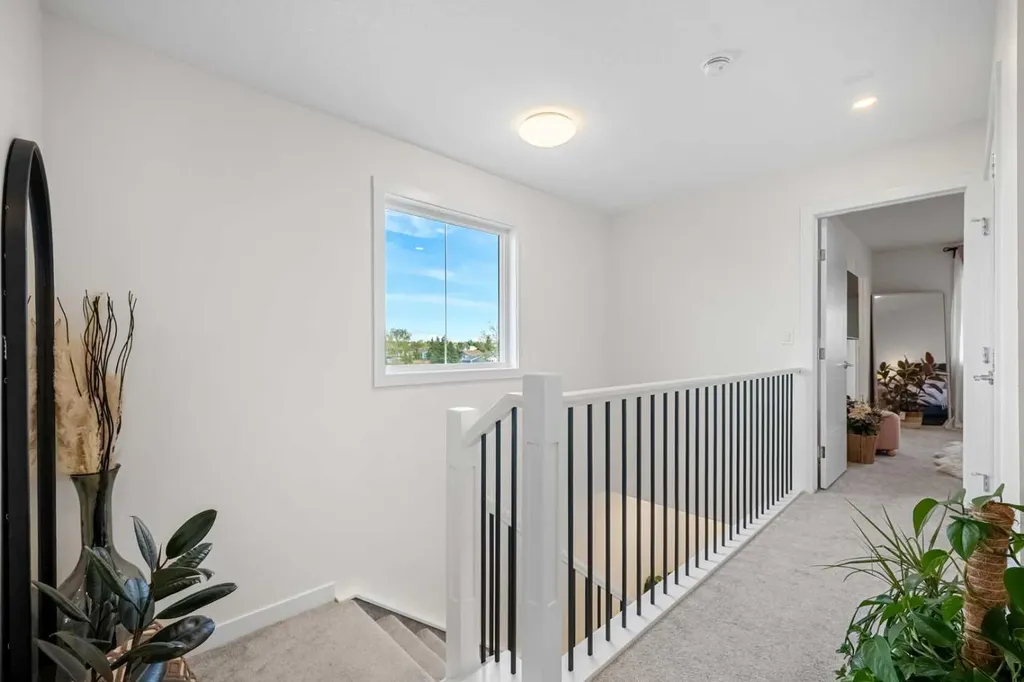 262 Midgrove Mews SW Airdrie AB T4B 5K7