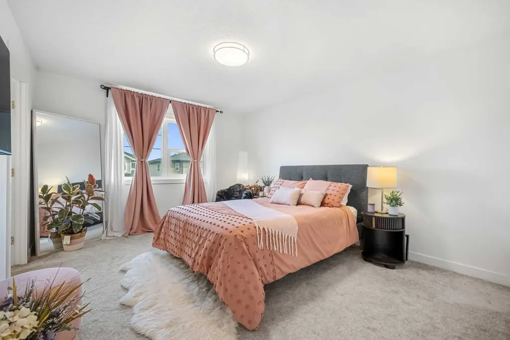 262 Midgrove Mews SW Airdrie AB T4B 5K7