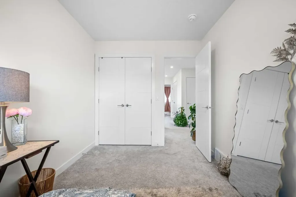262 Midgrove Mews SW Airdrie AB T4B 5K7