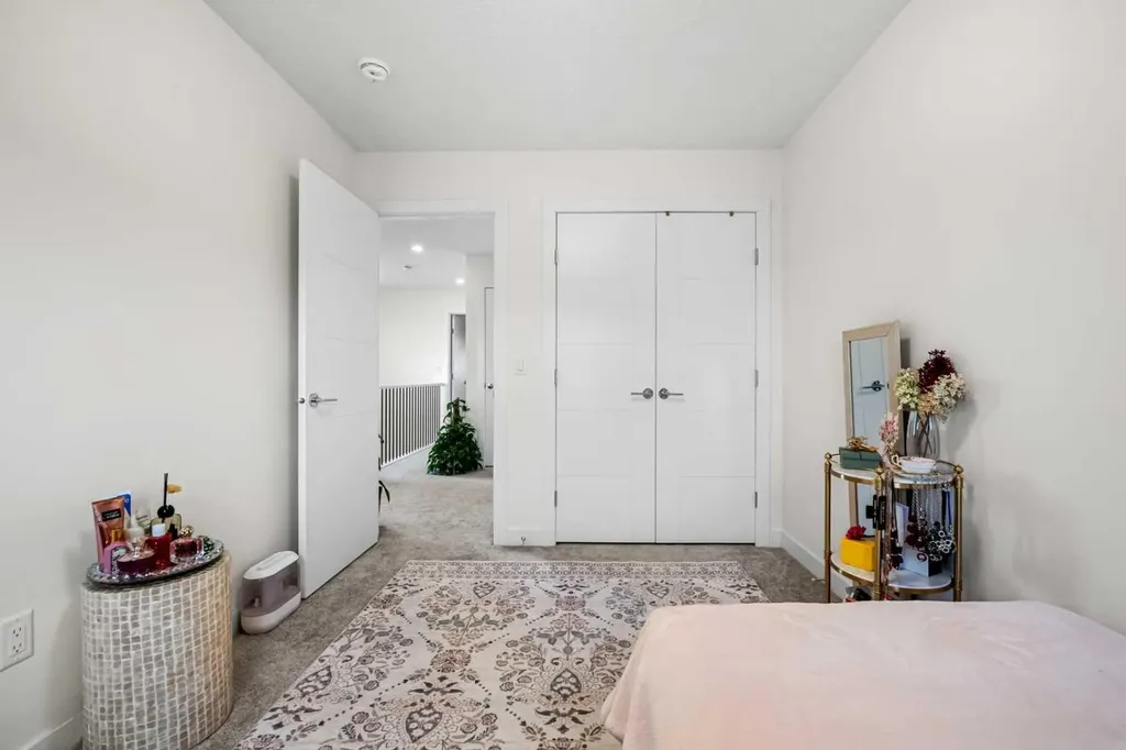 262 Midgrove Mews SW Airdrie AB T4B 5K7