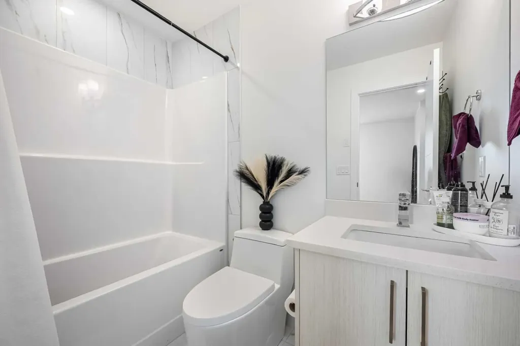 262 Midgrove Mews SW Airdrie AB T4B 5K7