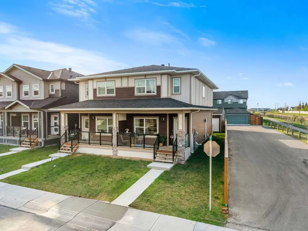 262 Midgrove Mews SW Airdrie AB T4B 5K7