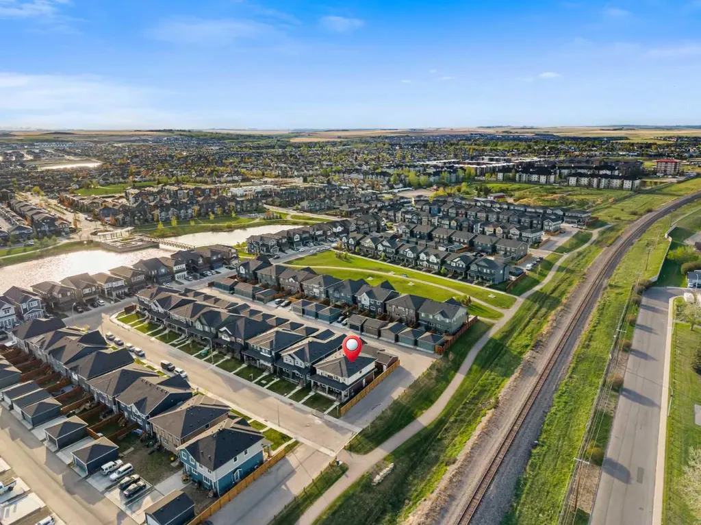 262 Midgrove Mews SW Airdrie AB T4B 5K7