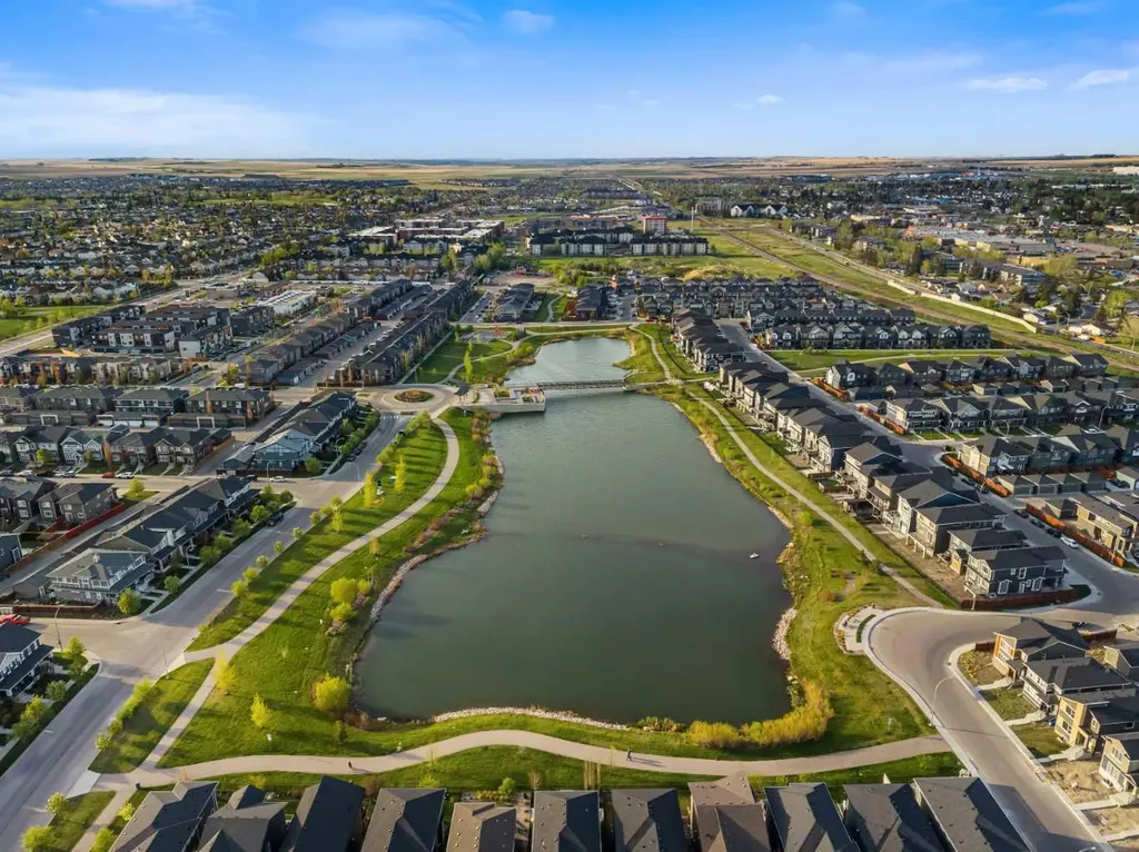 262 Midgrove Mews SW Airdrie AB T4B 5K7