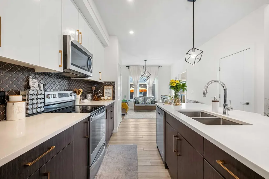 262 Midgrove Mews SW Airdrie AB T4B 5K7