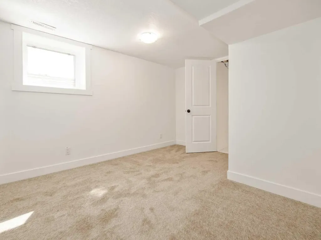 1025 12 Street S Lethbridge AB T1K 1P9