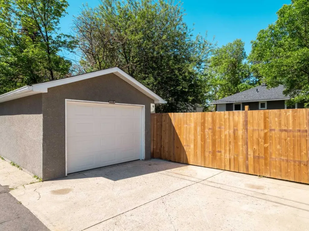 1025 12 Street S Lethbridge AB T1K 1P9