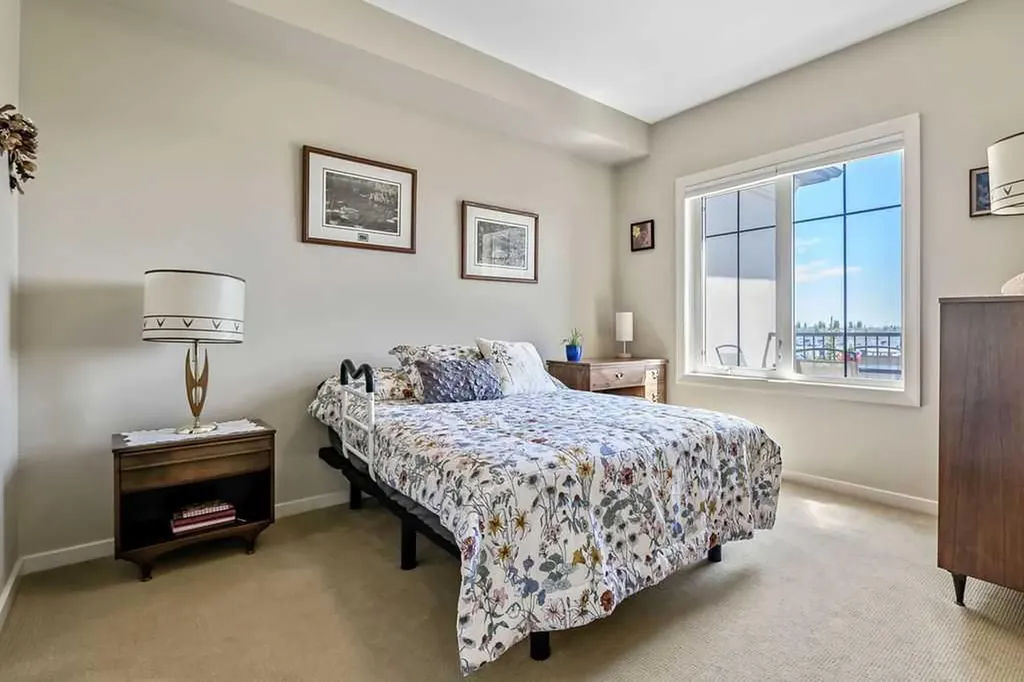 310 Mckenzie Towne Gate SE Calgary AB T2Z 1J4