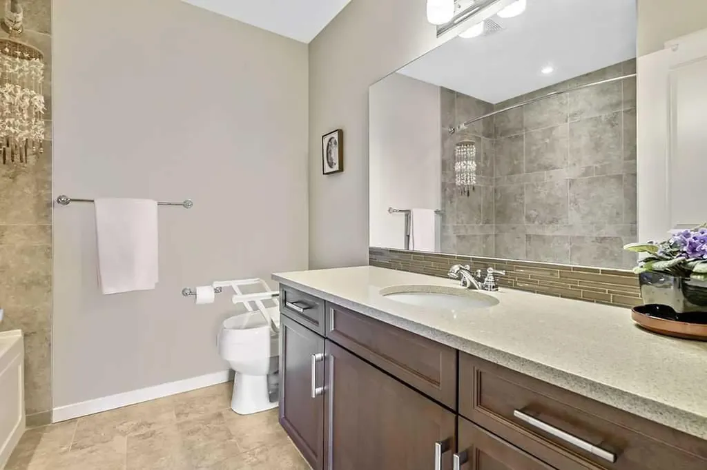 310 Mckenzie Towne Gate SE Calgary AB T2Z 1J4