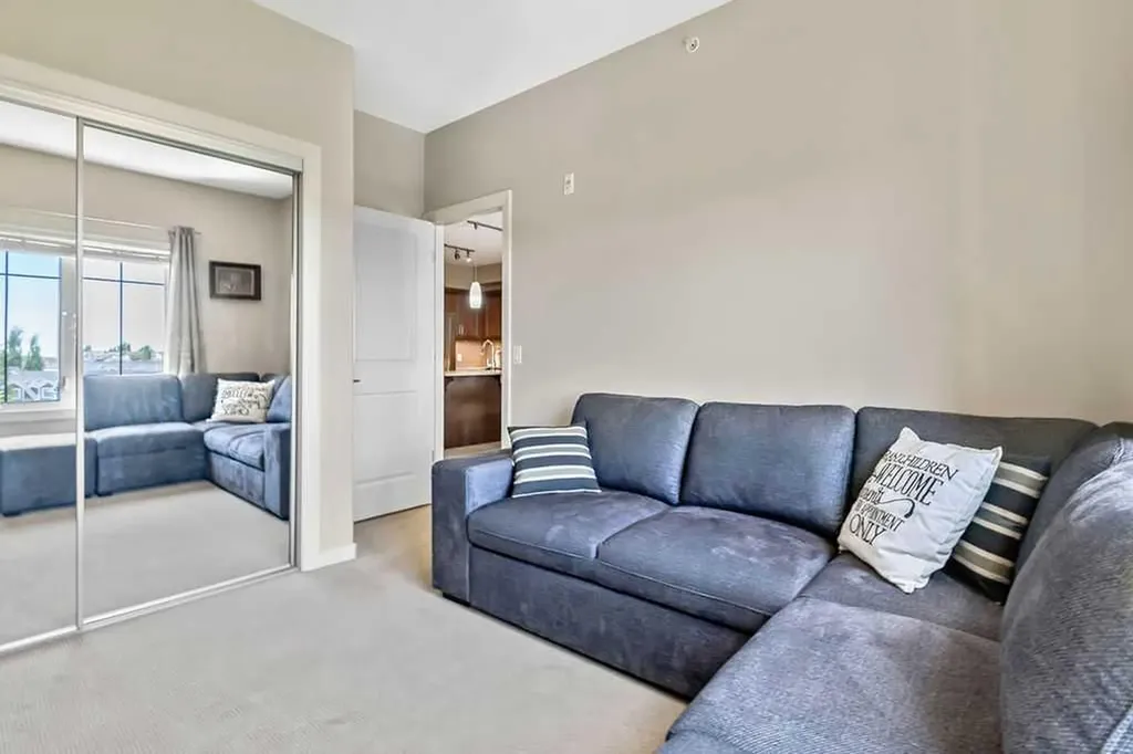 310 Mckenzie Towne Gate SE Calgary AB T2Z 1J4