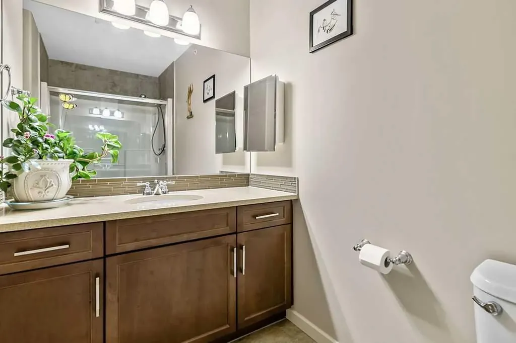 310 Mckenzie Towne Gate SE Calgary AB T2Z 1J4