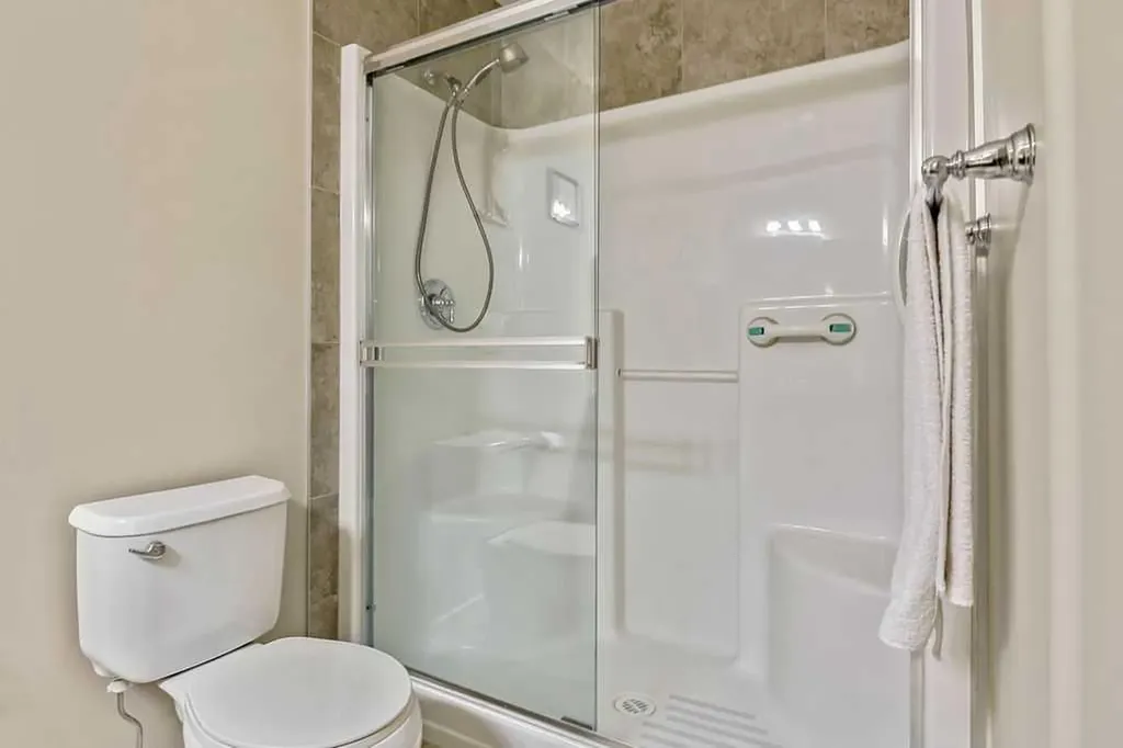 310 Mckenzie Towne Gate SE Calgary AB T2Z 1J4