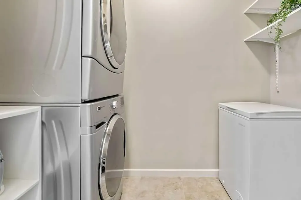 310 Mckenzie Towne Gate SE Calgary AB T2Z 1J4