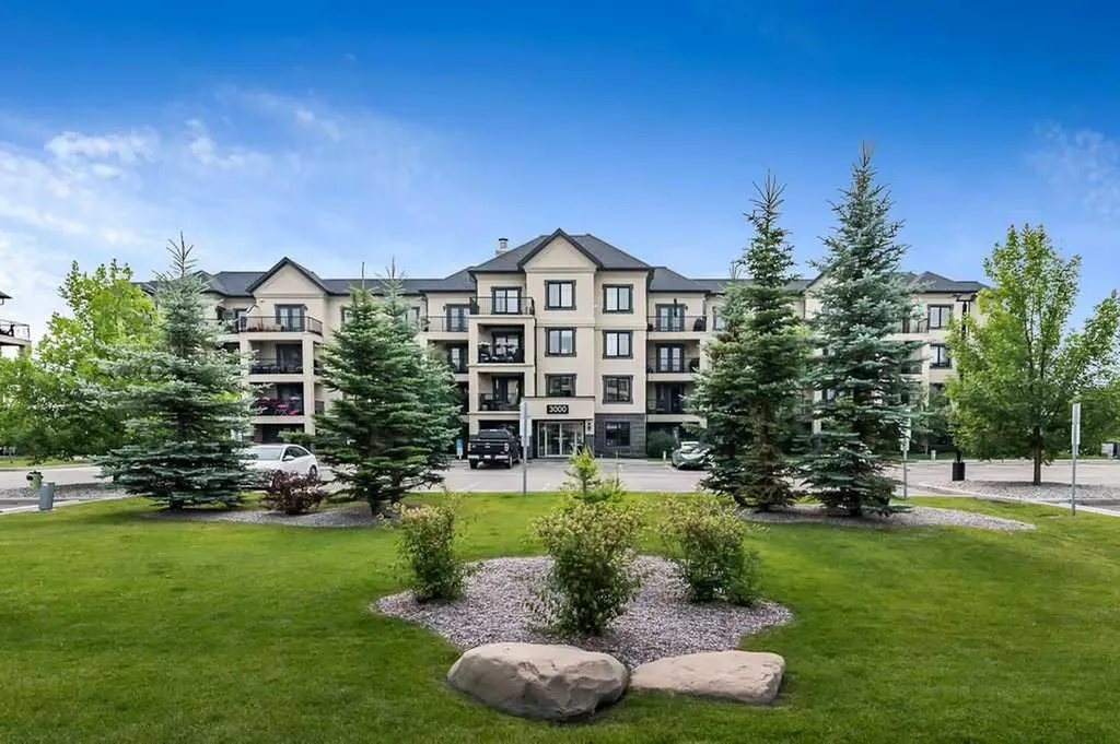 310 Mckenzie Towne Gate SE Calgary AB T2Z 1J4