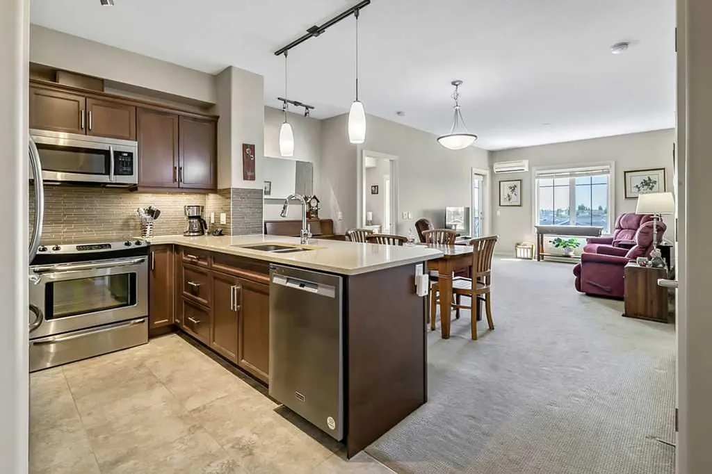 310 Mckenzie Towne Gate SE Calgary AB T2Z 1J4