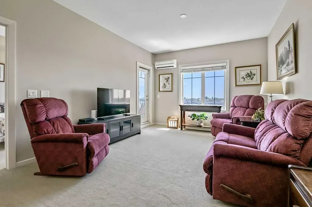 310 Mckenzie Towne Gate SE Calgary AB T2Z 1J4