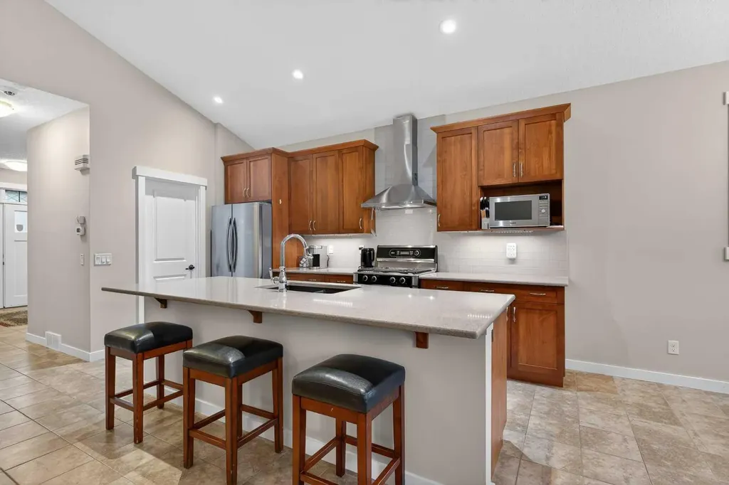 34 Valley Pointe Link NW Calgary AB T3B 6B6