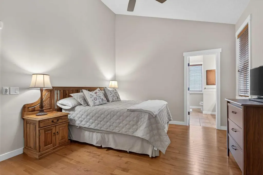 34 Valley Pointe Link NW Calgary AB T3B 6B6