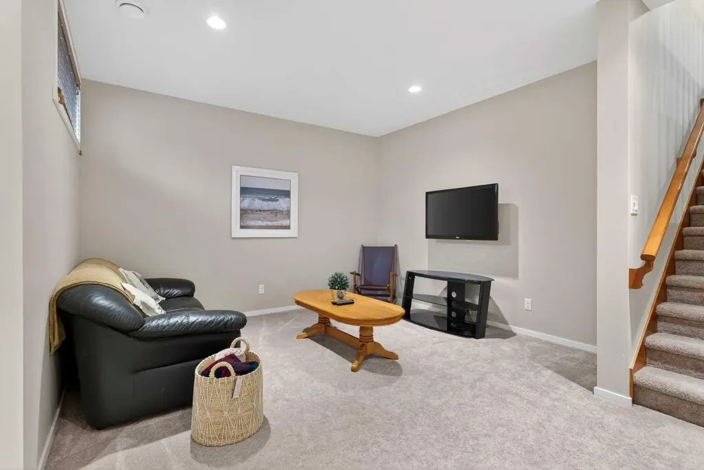 34 Valley Pointe Link NW Calgary AB T3B 6B6
