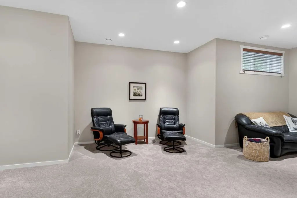 34 Valley Pointe Link NW Calgary AB T3B 6B6