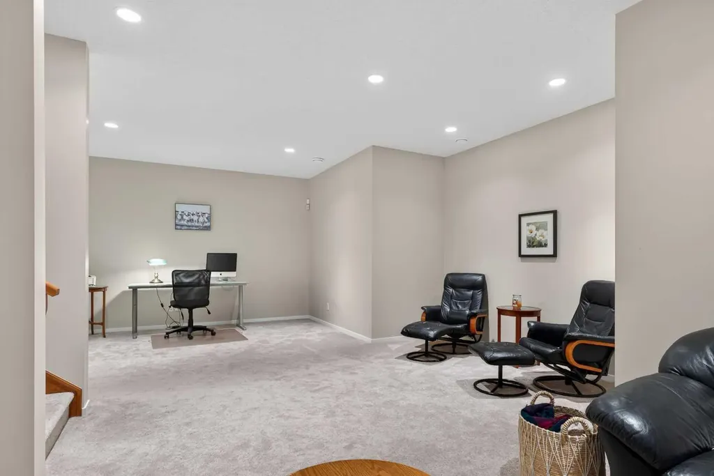 34 Valley Pointe Link NW Calgary AB T3B 6B6