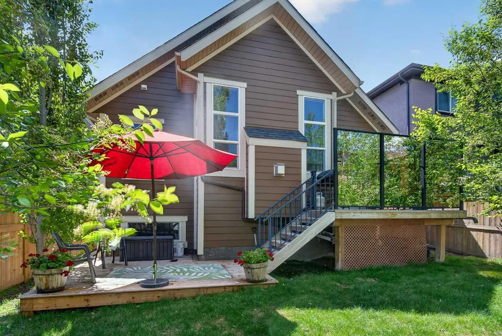 34 Valley Pointe Link NW Calgary AB T3B 6B6