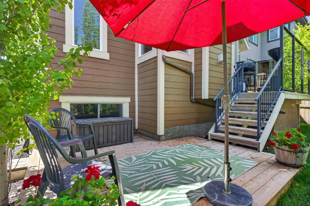34 Valley Pointe Link NW Calgary AB T3B 6B6