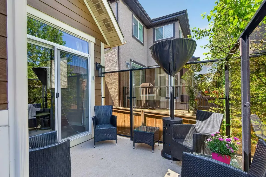 34 Valley Pointe Link NW Calgary AB T3B 6B6