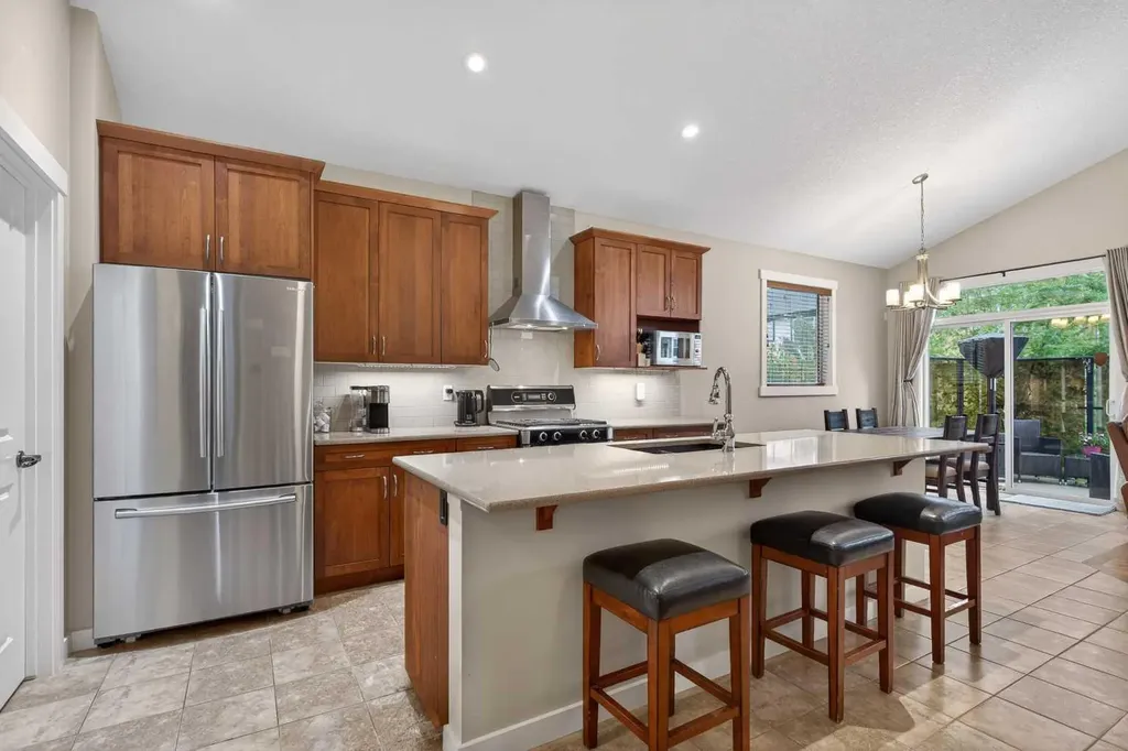 34 Valley Pointe Link NW Calgary AB T3B 6B6