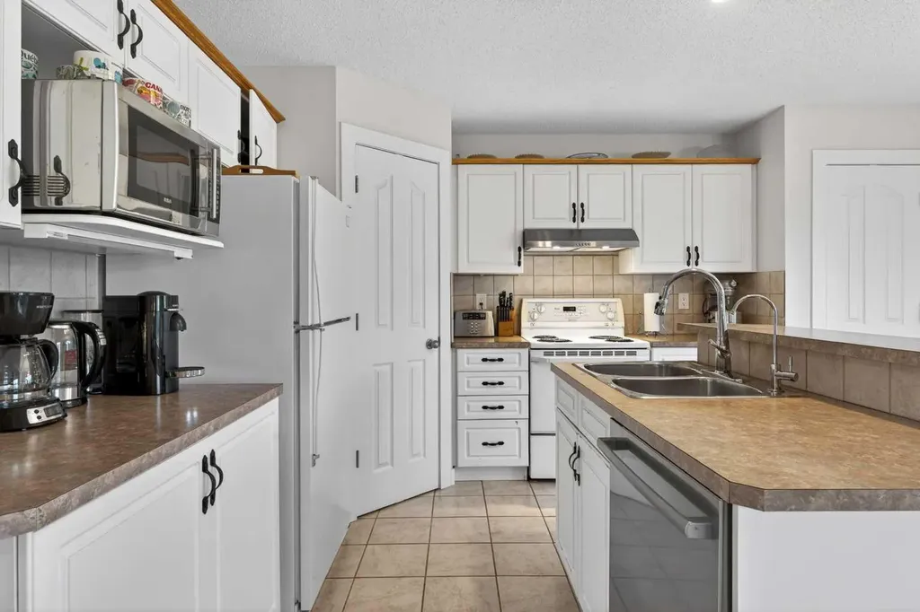 21 Citadel Crest Link NW Calgary AB T3G 4W2