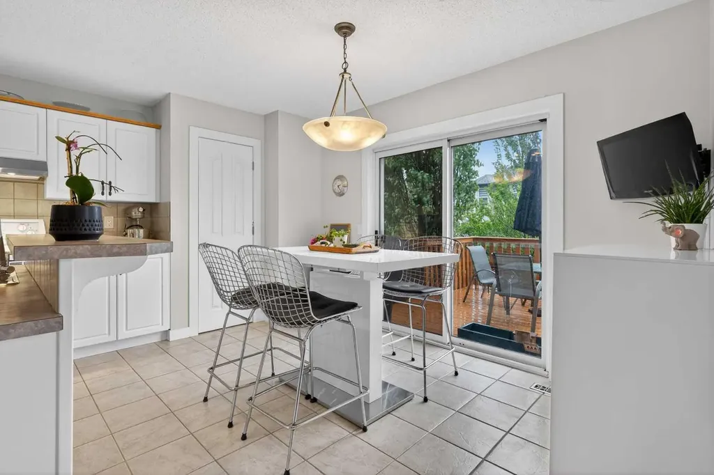 21 Citadel Crest Link NW Calgary AB T3G 4W2